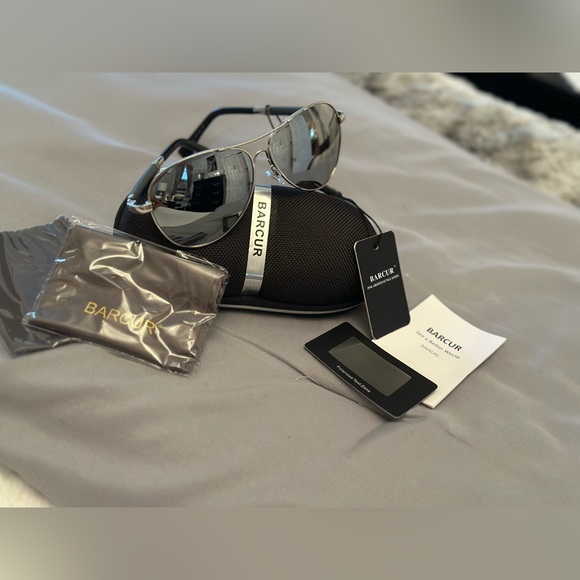BRAND NEW UNISEX SILVER BARCUR POLARIZED SUNGLASSES - Picture 1 of 6